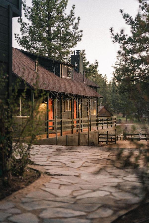 Noon Lodge Velké Medvědí jezero Exteriér fotografie